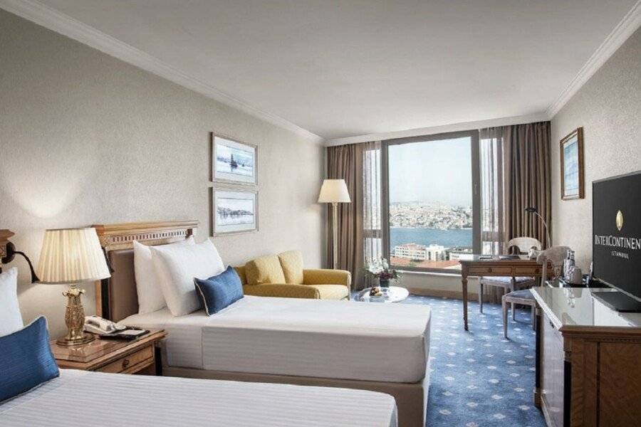 InterContinental, an IHG Hotel hotel bedroom,ocean view