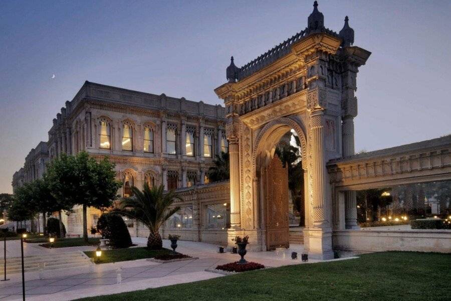 Çırağan Palace Kempinski facade