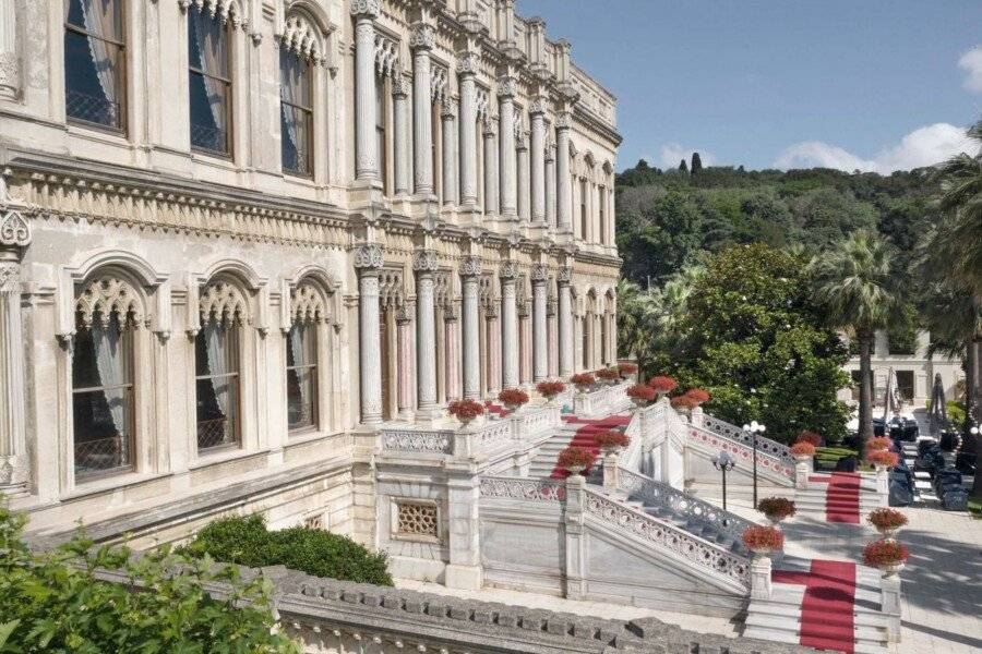 Çırağan Palace Kempinski facade