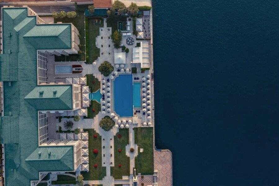 Çırağan Palace Kempinski facade,outdoor pool,ocean view