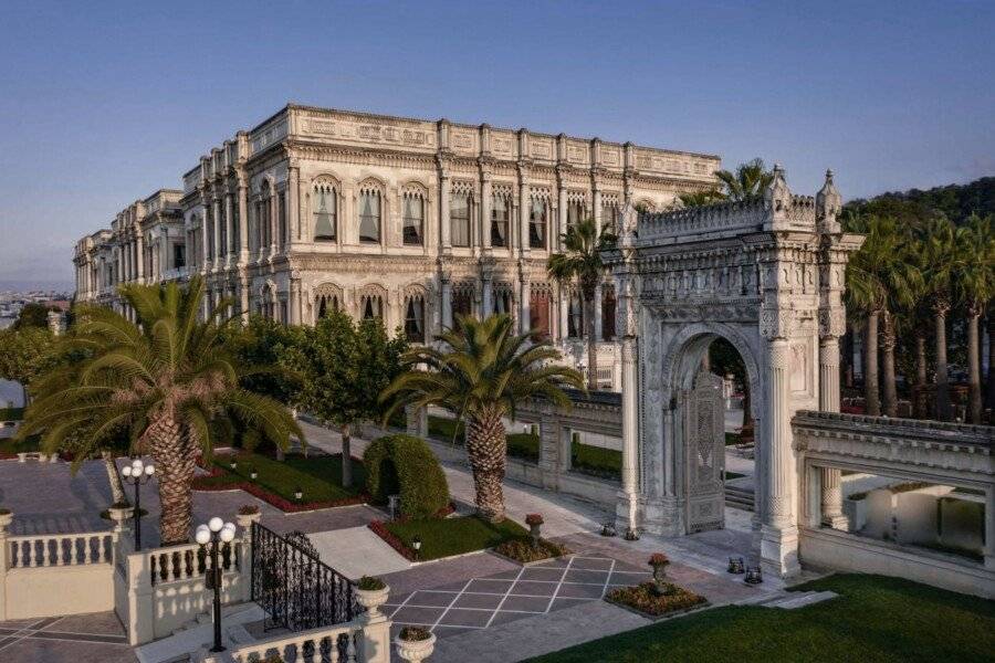 Çırağan Palace Kempinski facade,garden