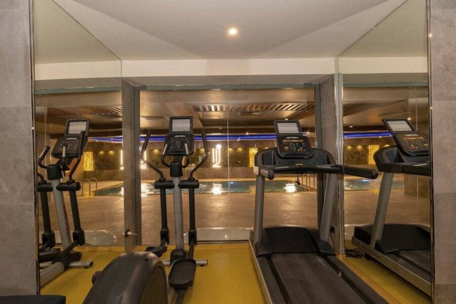 Ramada By Wyndham Pera Taksim fitness centre, indoor pool