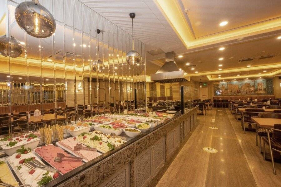 Ramada By Wyndham Pera Taksim restaurant