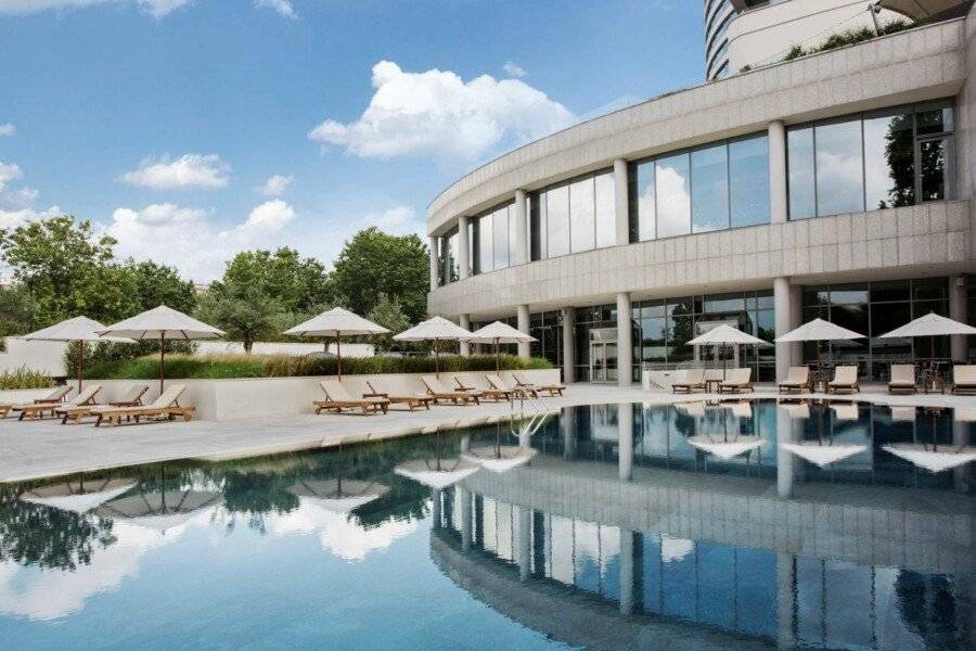 Conrad Bosphorus facade,outdoor pool