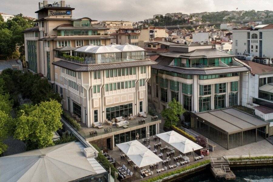 Radisson Blu Bosphorus Hotel facade