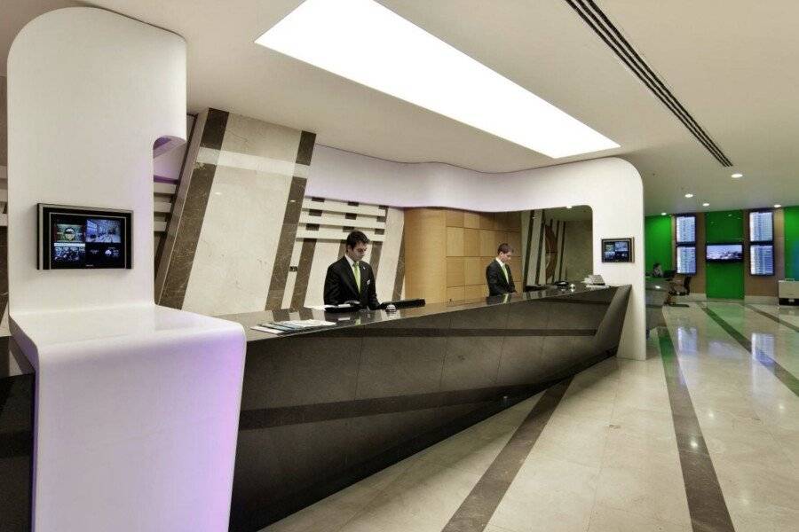 The Green Park Pendik front desk, lobby