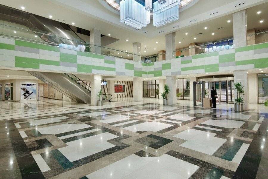 The Green Park Pendik lobby