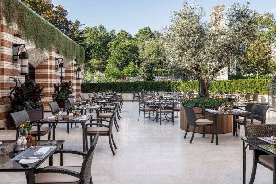 Divan restaurant,garden