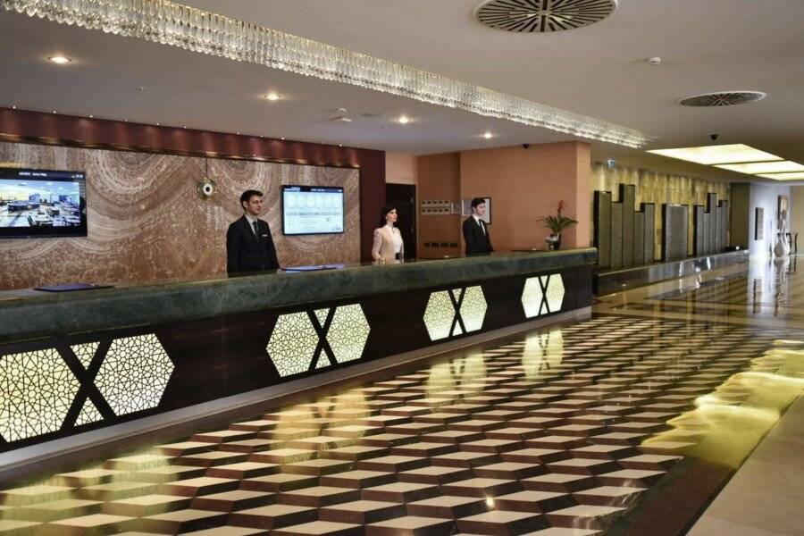 Istanbul Gonen Hotel front desk,lobby