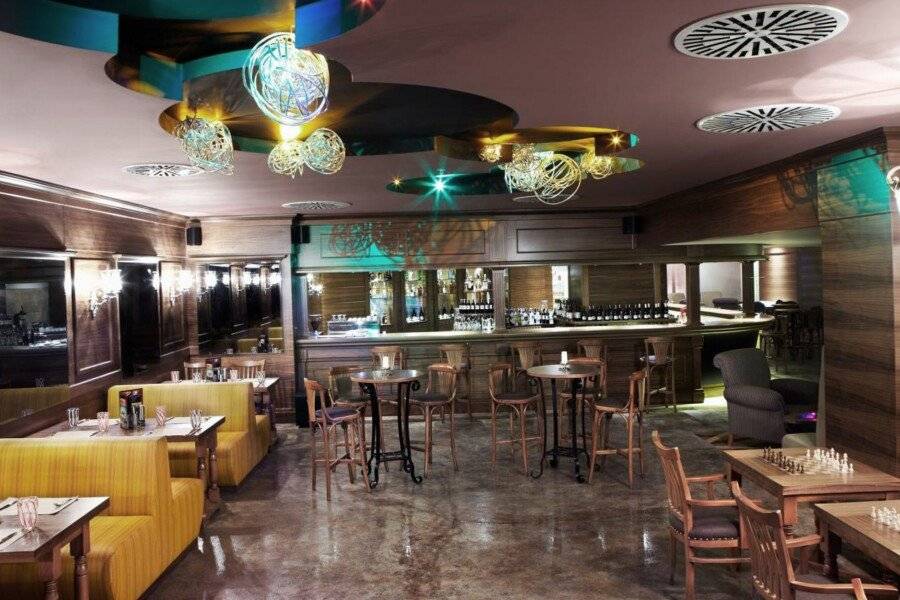 Istanbul Gonen Hotel restaurant, bar