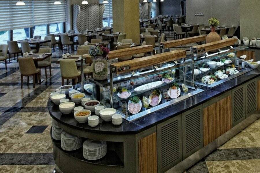 Istanbul Gonen Hotel restaurant, breakfast