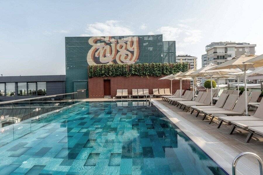 Wyndham Grand Kalamış Marina Hotel rooftop pool