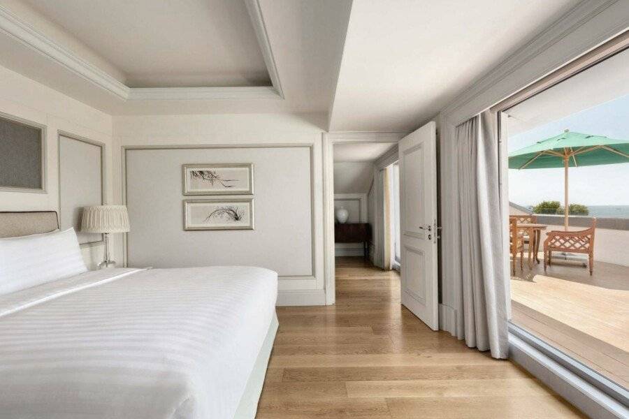 Shangri-La Bosphorus, hotel bedroom,balcony,ocean view