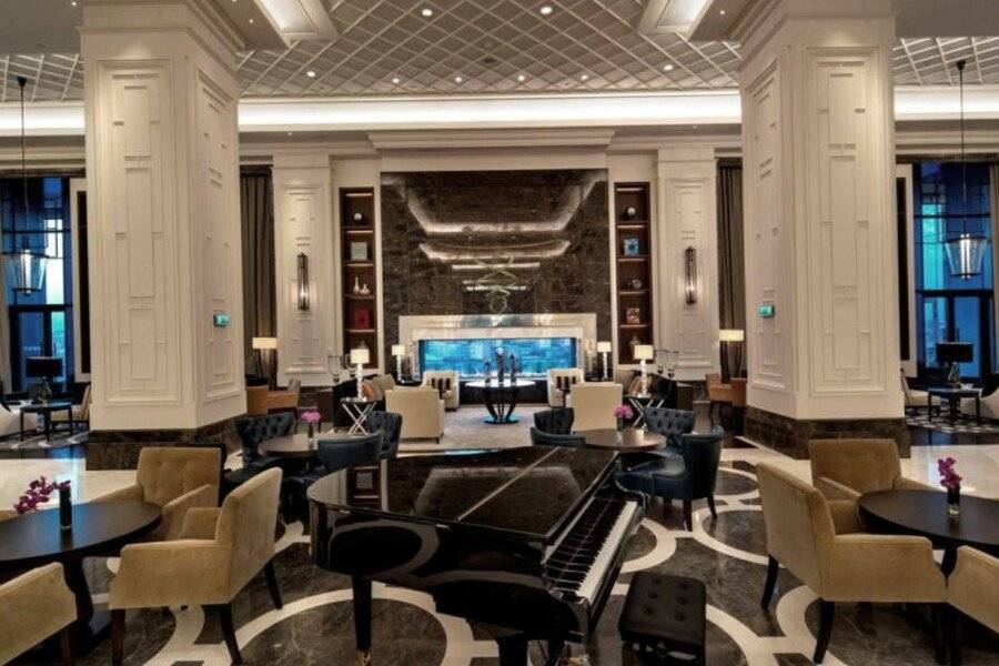 Hilton Bomonti lobby