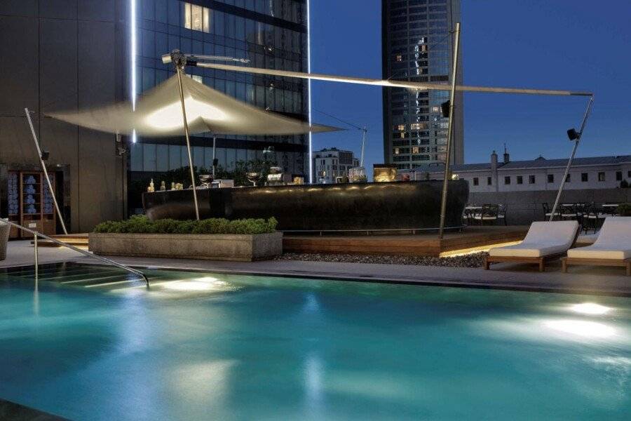 Hilton Bomonti rooftop pool,bar