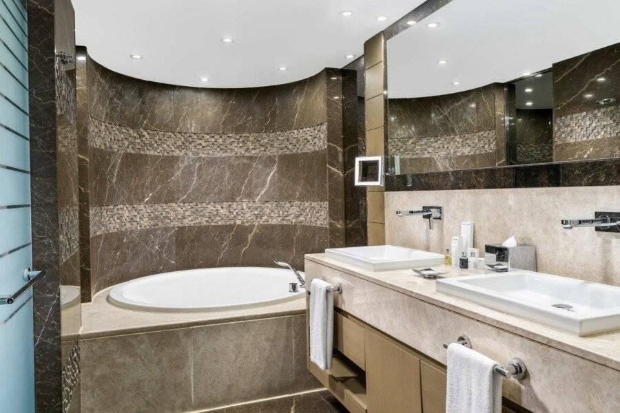Radisson Blu Hotel, Istanbul Sisli bathtub