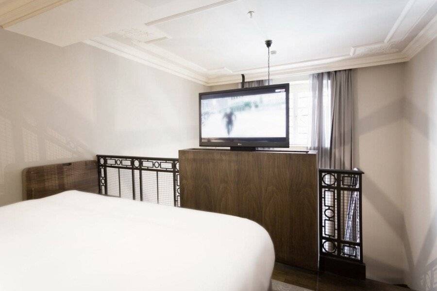 The Bank Hotel, a Member of Design Hotels hotel bedroom