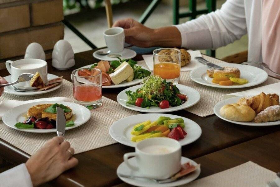 Ensana Grand Margaret Island breakfast