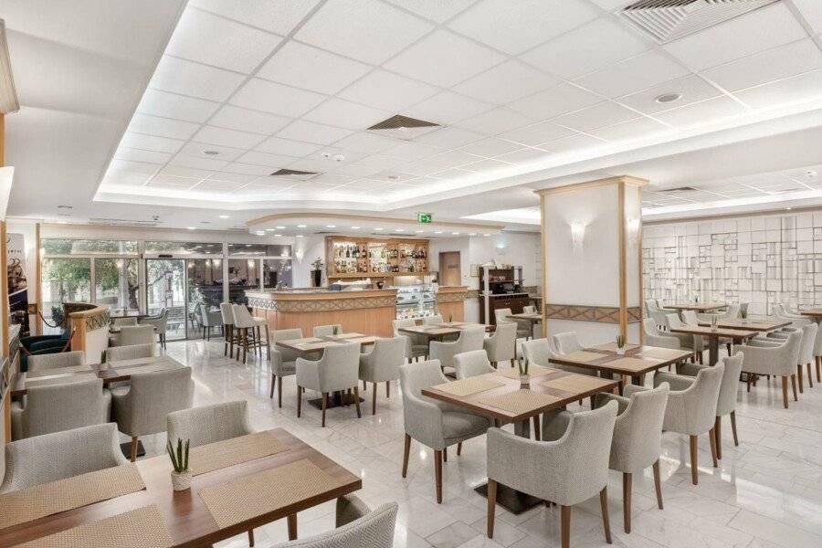 Danubius Hotel Arena restaurant