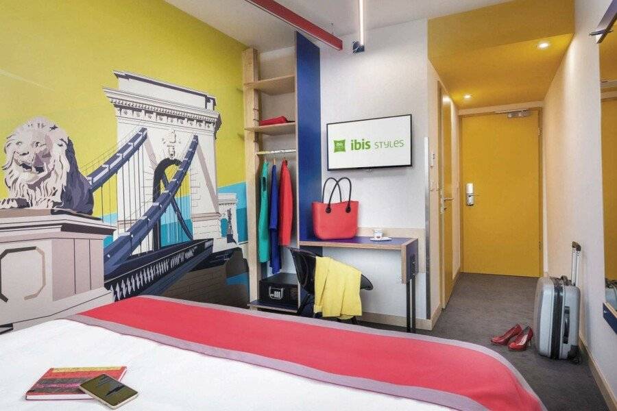 ibis Styles Citywest hotel bedroom