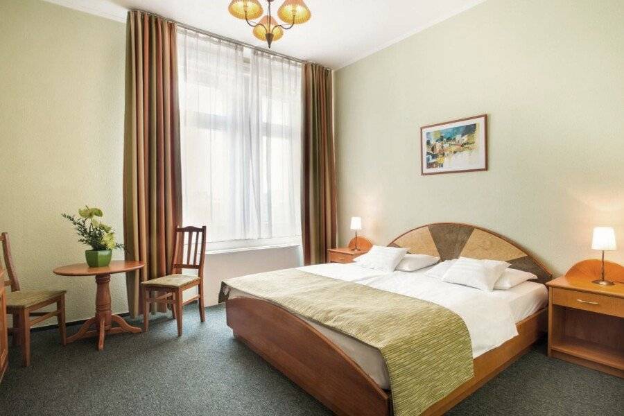 Baross City Hotel - Budapest hotel bedroom