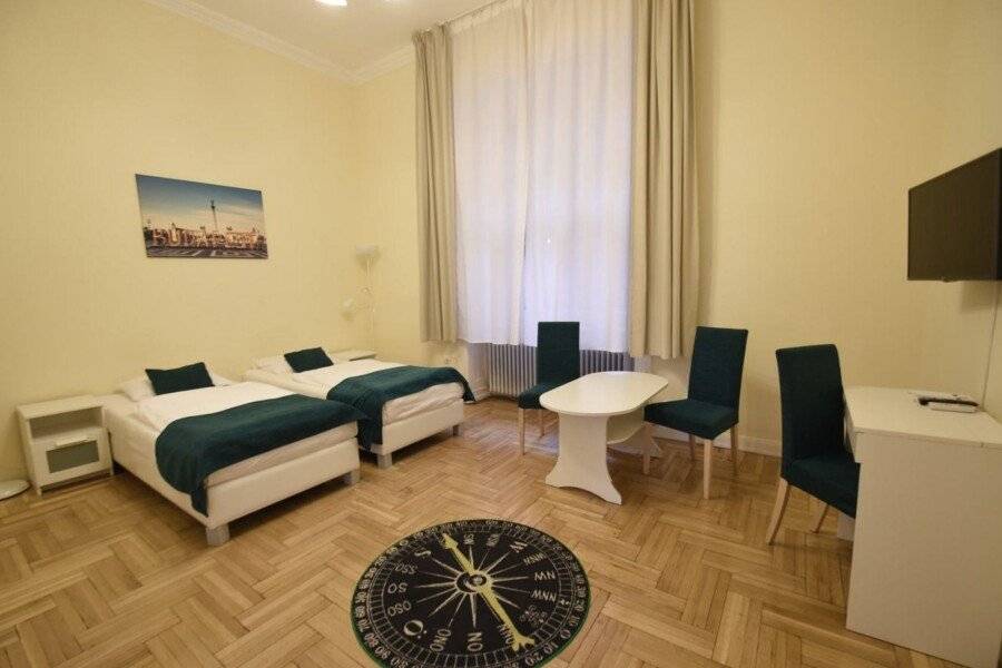 Baross City Hotel - Budapest hotel bedroom