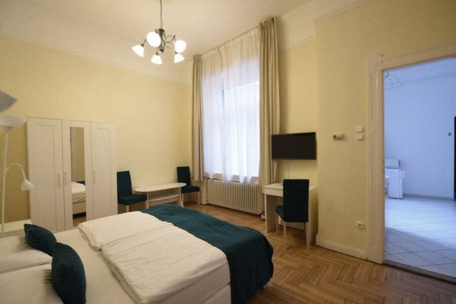 Baross City Hotel - Budapest hotel bedroom