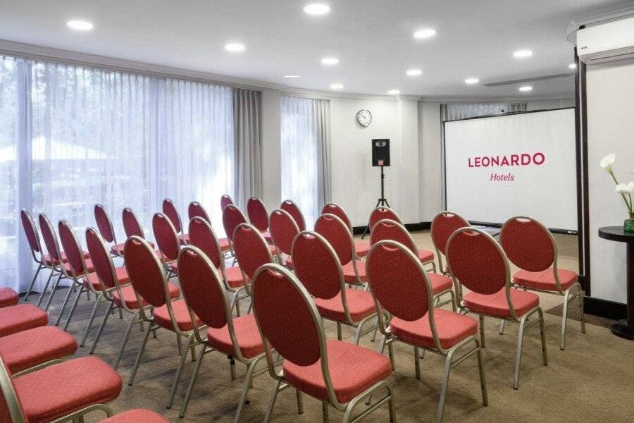 Leonardo Hotel conference room