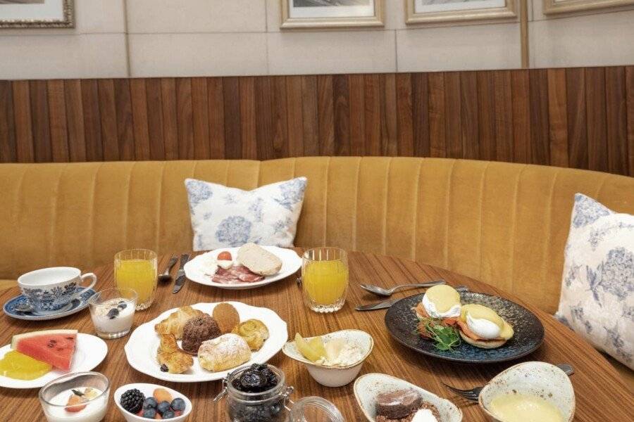 The Ritz-Carlton, breakfast,restaurant