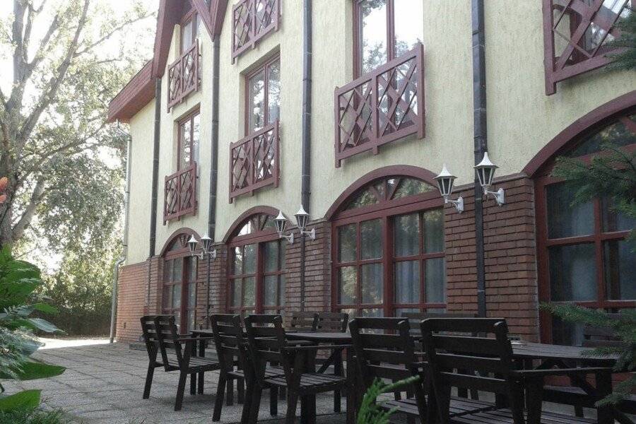 Bed Breakfast Hotel facade,garden