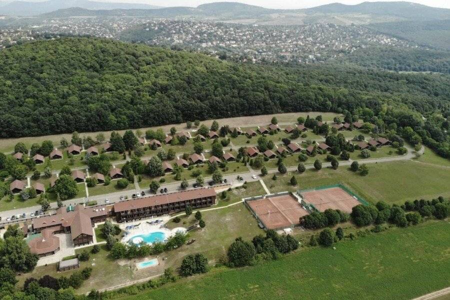 Petneházy Aparthotel facade,outdoor pool,garden