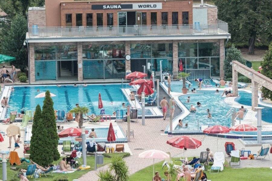 Holiday Beach Budapest Wellness Hotel with Sauna Park spa, outdoor pool, sauna