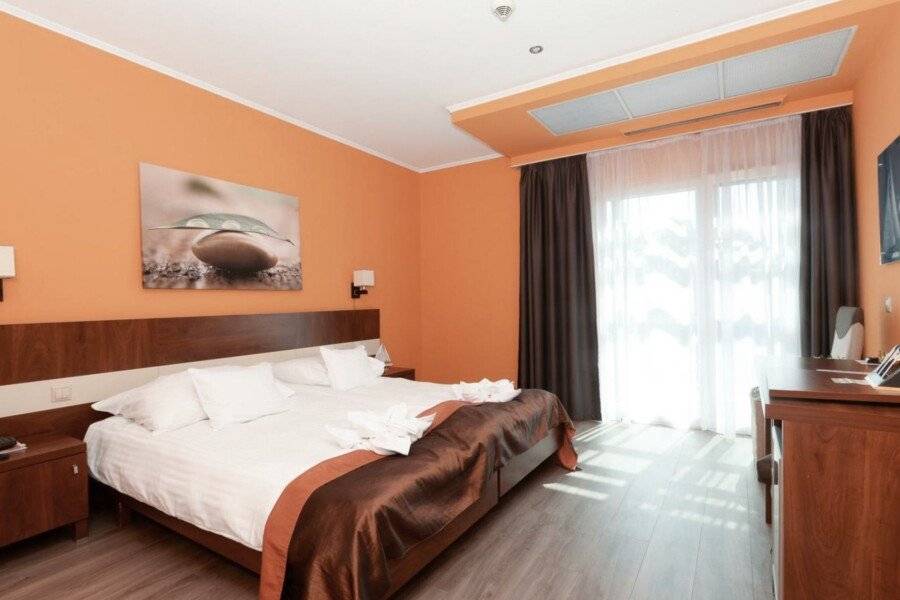 Holiday Beach Budapest Wellness Hotel with Sauna Park hotel bedroom