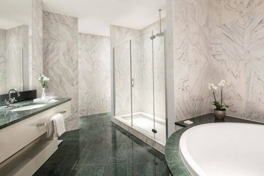 Anantara New York Palace - A Leading Hotel of the World bathtub