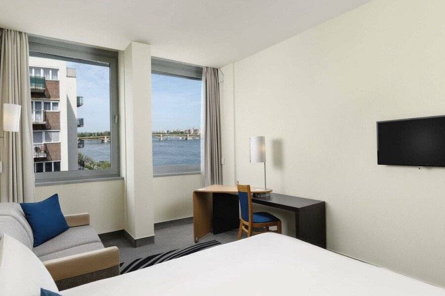 Novotel Danube hotel bedroom,ocean view