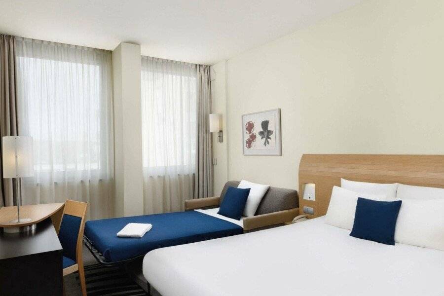 Novotel Danube hotel bedroom