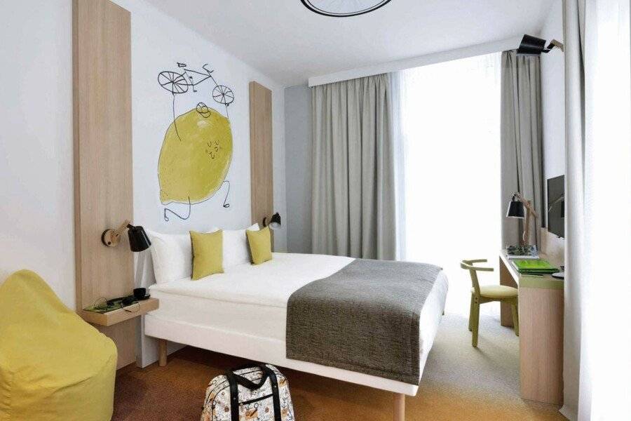 Ibis Styles Budapest City hotel bedroom