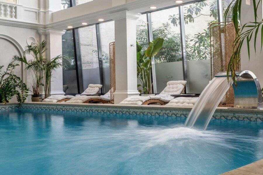 Queen's Court Hotel & Residence indoor pool,spa