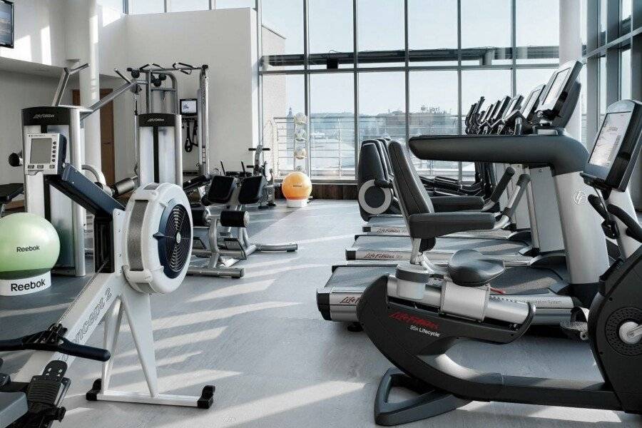 Crowne Plaza, an IHG Hotel fitness centre