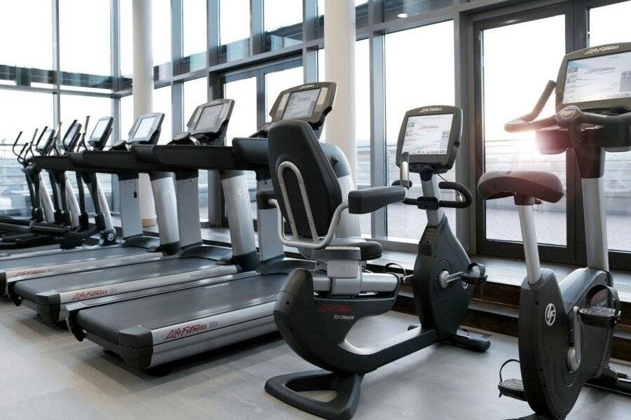 Crowne Plaza, an IHG Hotel fitness centre