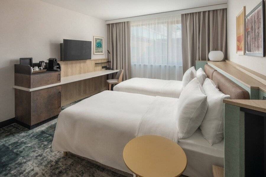 Crowne Plaza, an IHG Hotel hotel bedroom