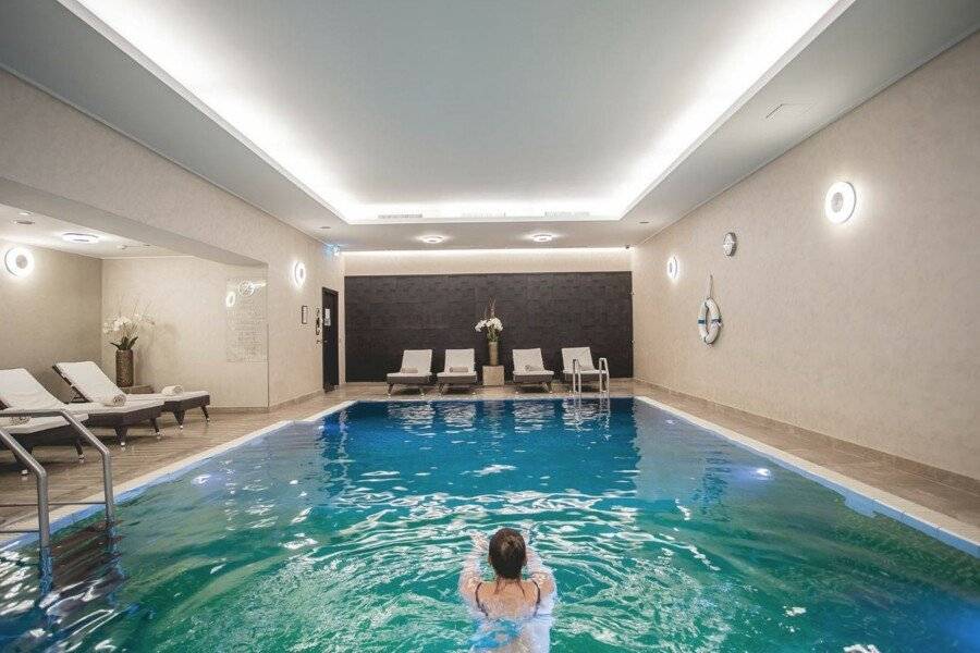 InterContinental, an IHG Hotel indoor pool,spa,pool