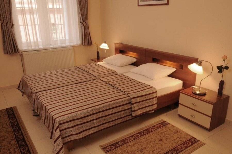 Budapest Museum Central hotel bedroom