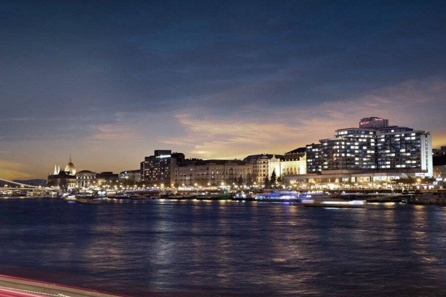 Budapest Marriott Hotel facade