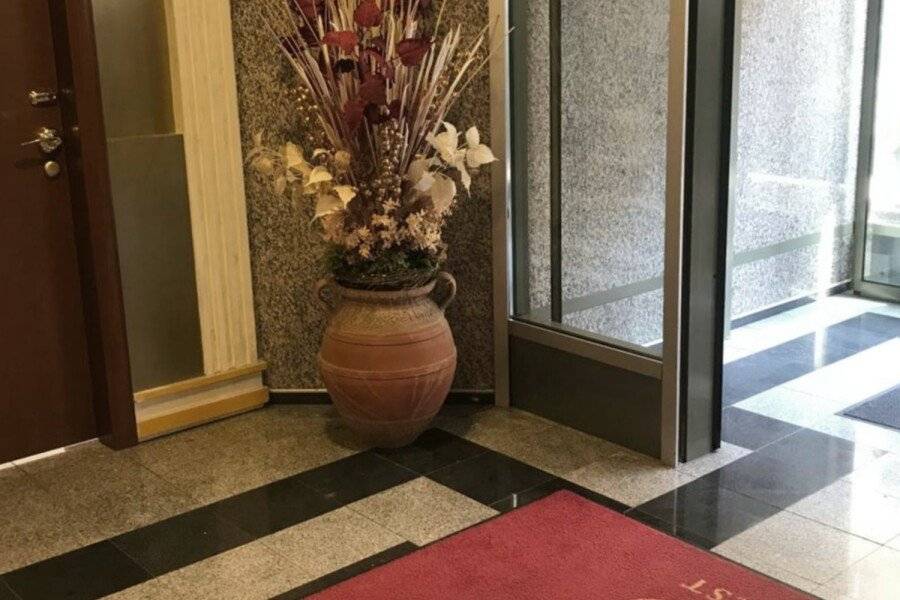 Actor Hotel lobby