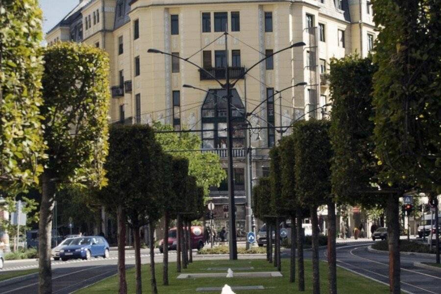 Budapest Panorama Central facade