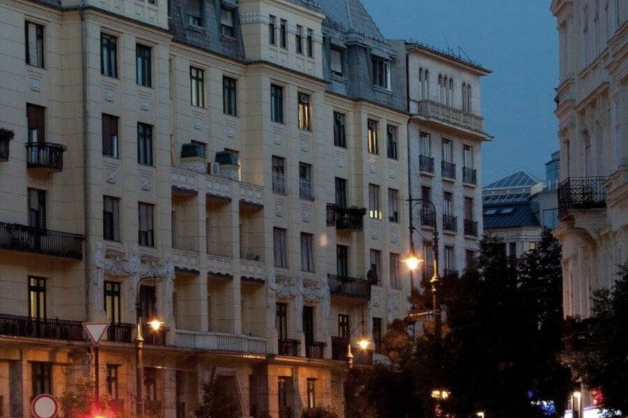 Budapest Panorama Central , facade