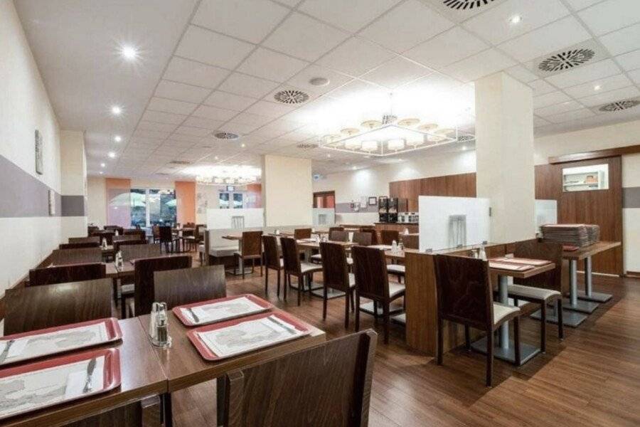 City Hotel restaurant