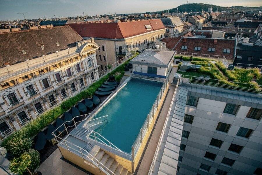 Continental Hotel Budapest rooftop pool,ocean view