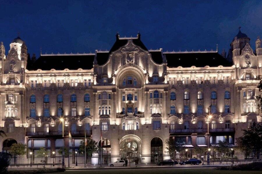 Four Seasons Hotel Gresham Palace Budapest facade